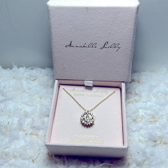 Mini Locket necklace, oval Locket necklace, gifts birthday gift, dainty locket - Picture 3 of 8